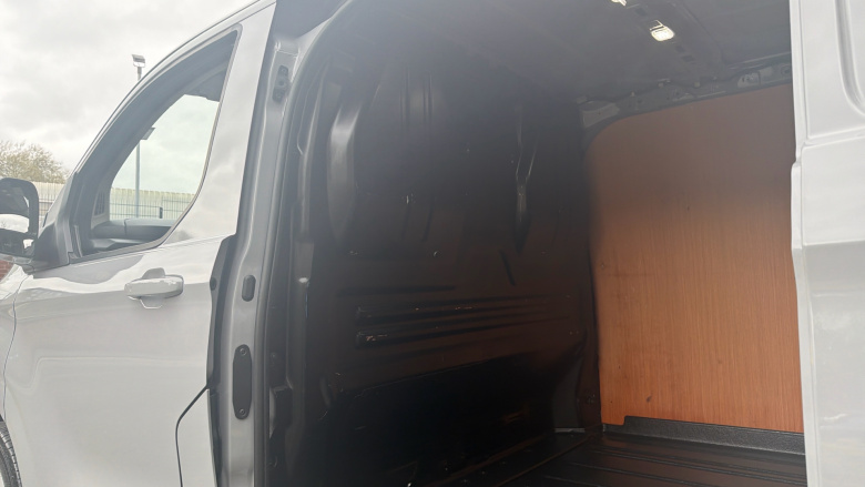 Ford Transit Custom E-320 L1 Rwd 100kW 65kWh H1 Van Limited Auto